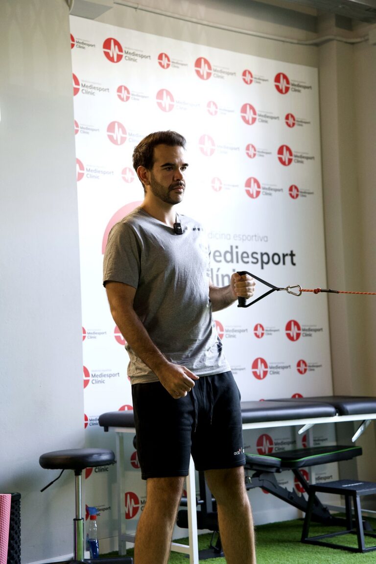 Tendinitis rotuliana: por qué el reposo no la cura y qué ejercicios sí